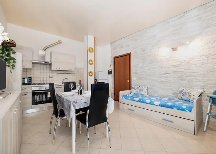 Апартаменты Alex Flower House *